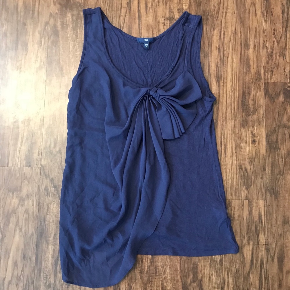 Cute top size XS by GAP